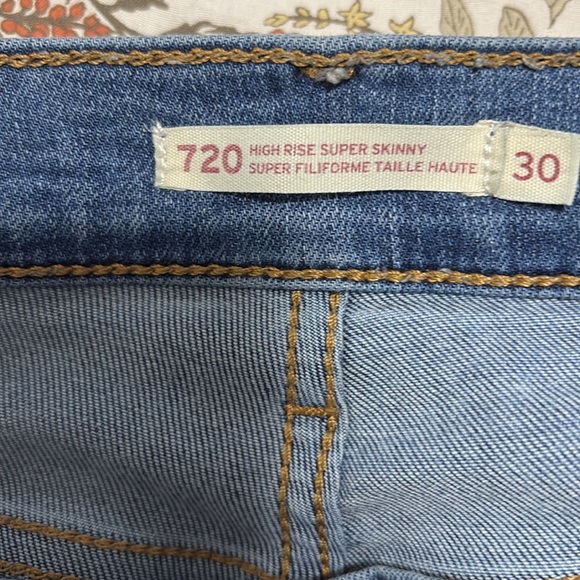 Levi’s High Rise Skinny - Picture 2 of 3